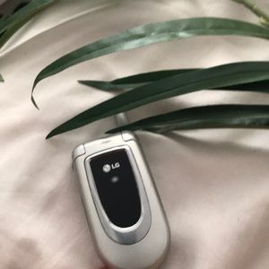 LG flip phone